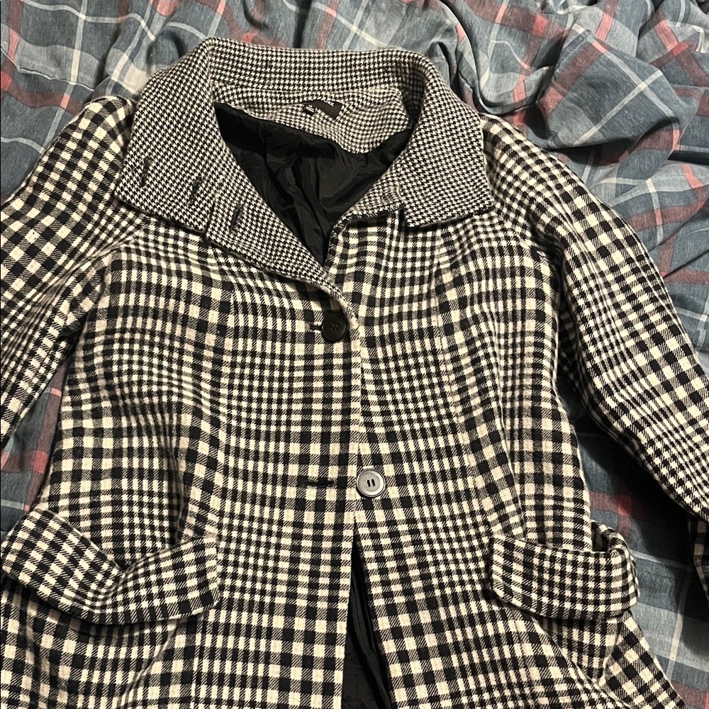 Jones New York Black and White Houndstooth Trench Coat